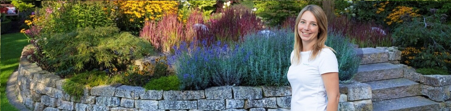 Trockenmauer Beet Planerin